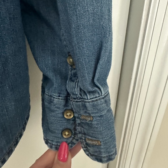 Universal Thread Blue Denim Shirt - Picture 4 of 9